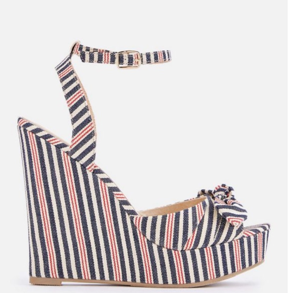 Red, white and blue wedge